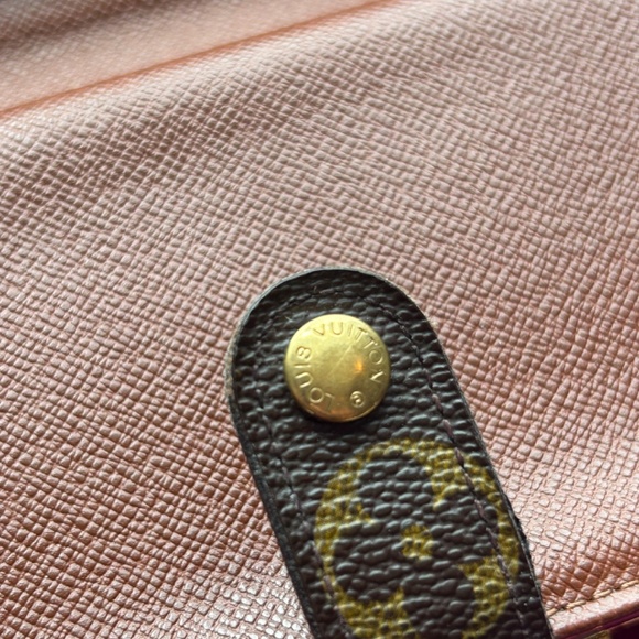 Gorgeous and rare snap authentic Louis Vuitton Wallet - Picture 3 of 15